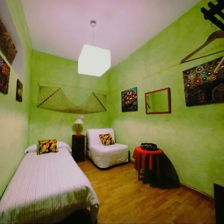 Cuatro Esquinas De شقة