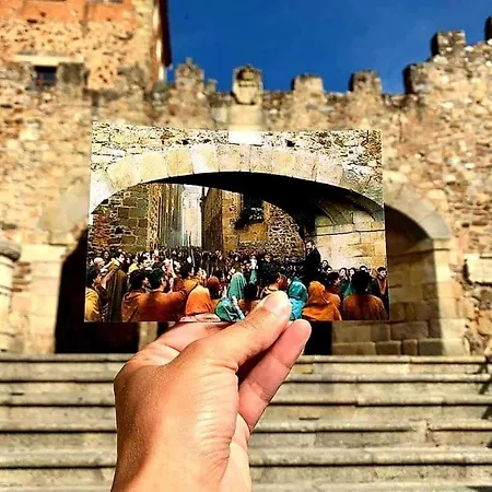 Cuatro Esquinas De *