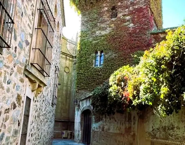 Cuatro Esquinas De *