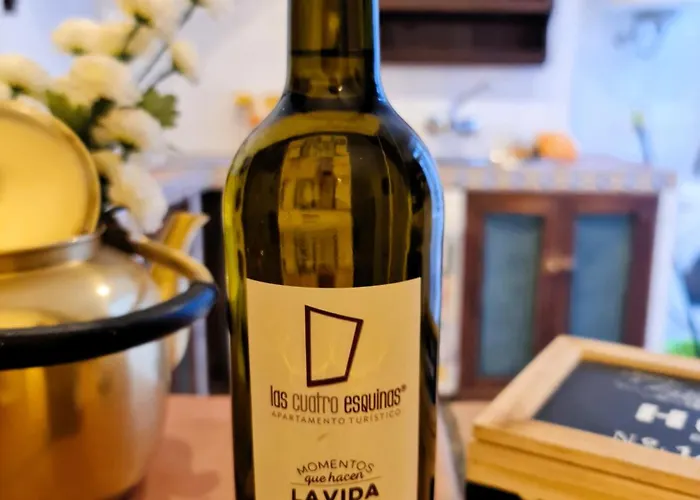 Cuatro Esquinas De *