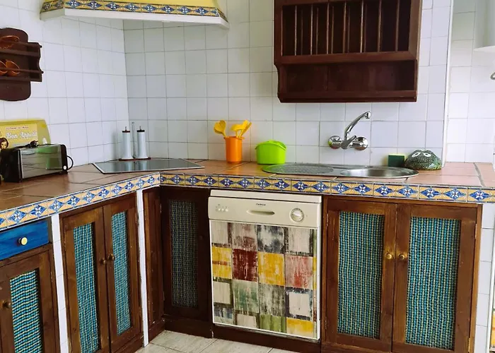 Cuatro Esquinas De * Касерес